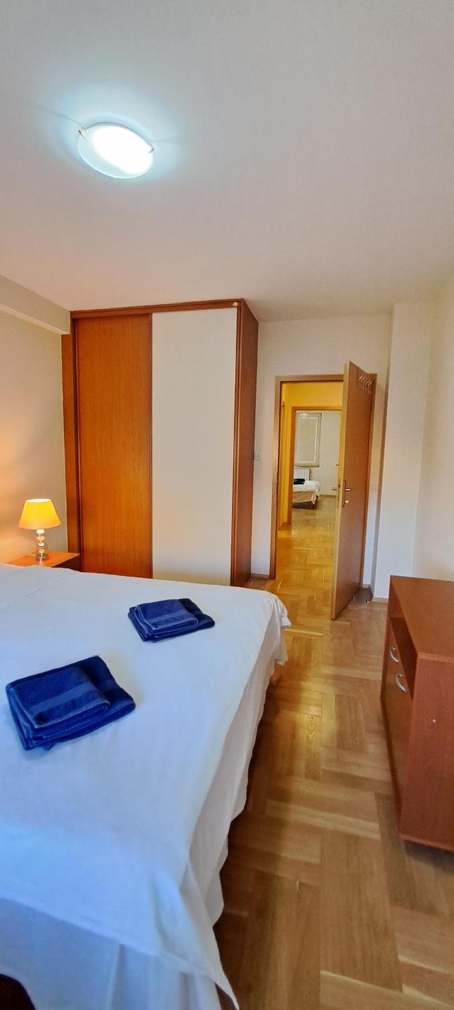 Golden Delight Central Apartment Скоп'є Екстер'єр фото