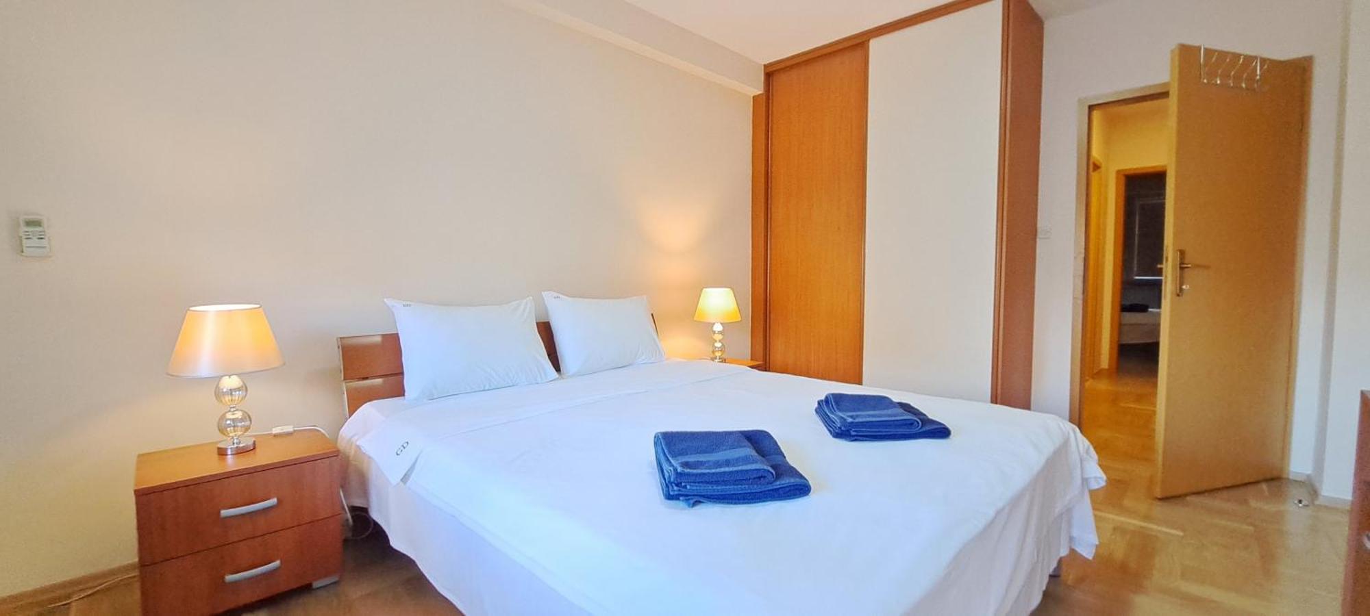 Golden Delight Central Apartment Скоп'є Екстер'єр фото
