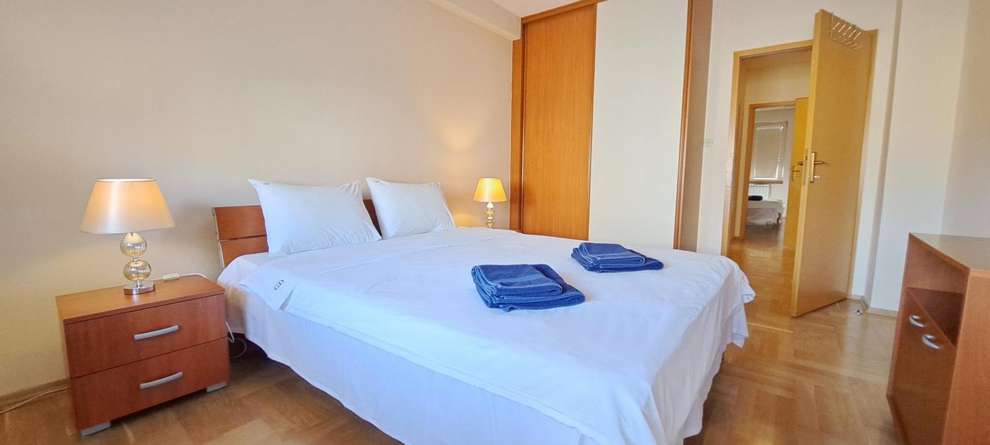 Golden Delight Central Apartment Скоп'є Екстер'єр фото