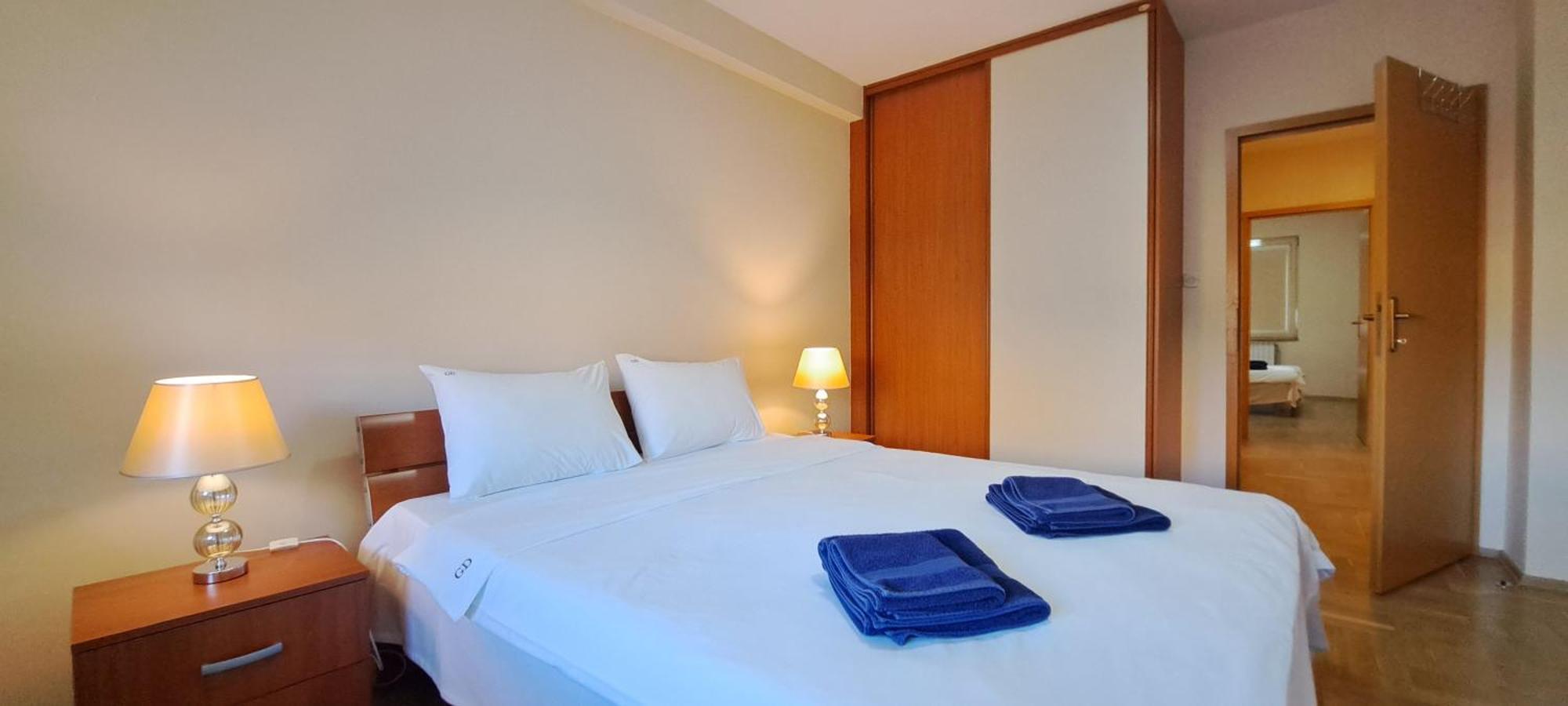 Golden Delight Central Apartment Скоп'є Екстер'єр фото