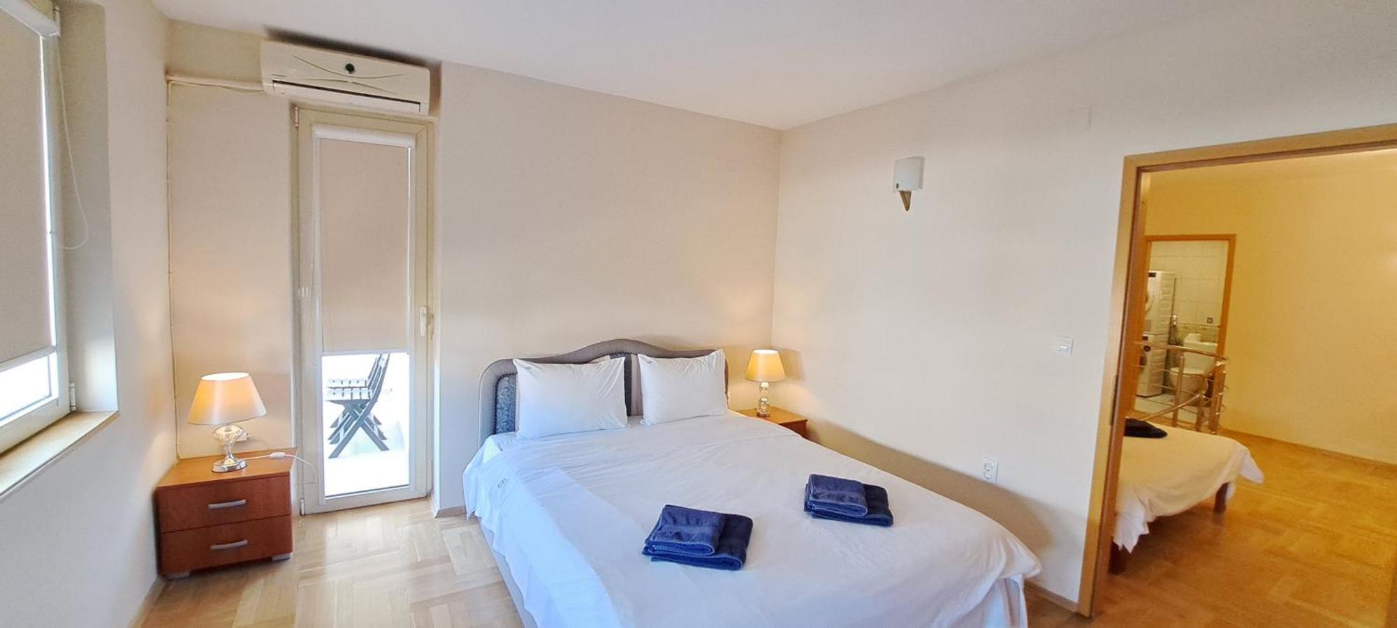 Golden Delight Central Apartment Скоп'є Екстер'єр фото