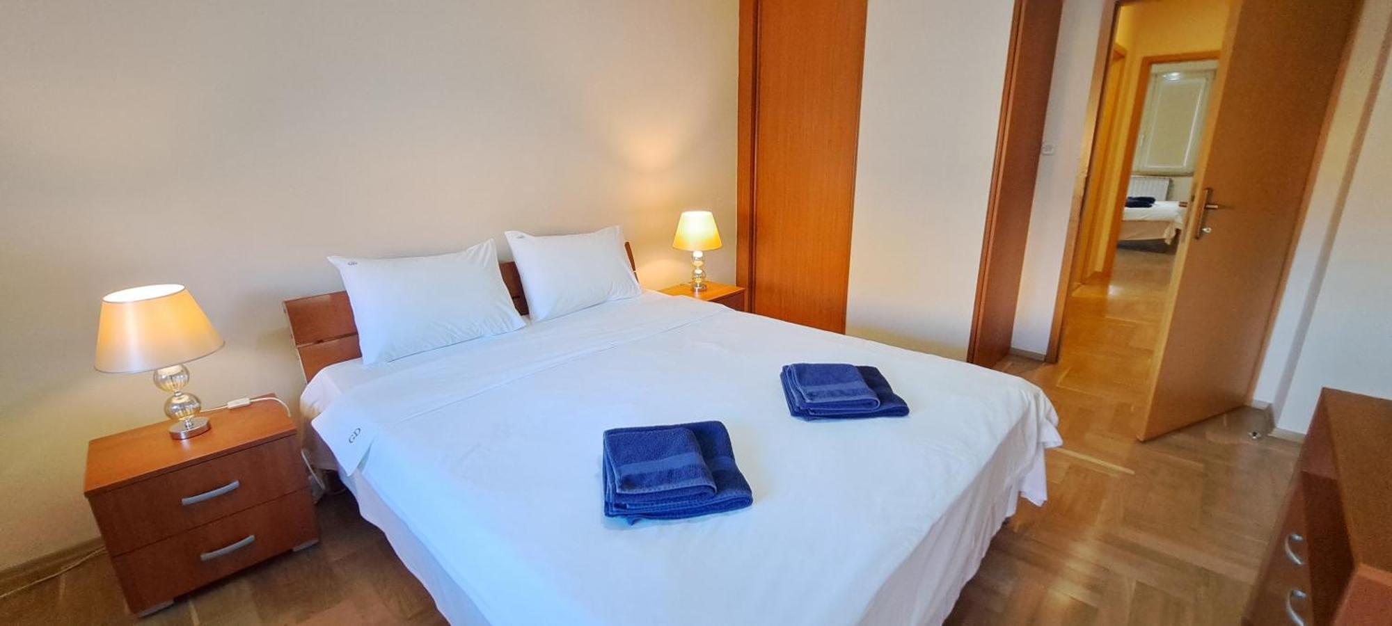 Golden Delight Central Apartment Скоп'є Екстер'єр фото