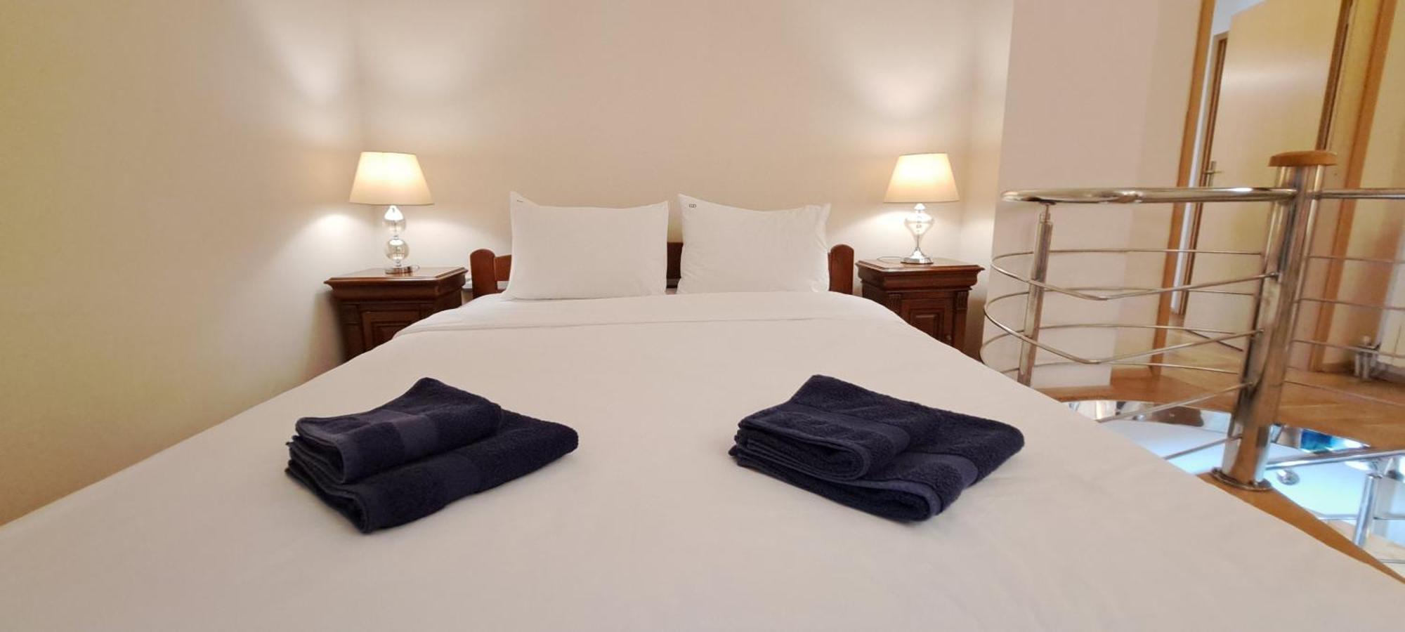 Golden Delight Central Apartment Скоп'є Екстер'єр фото