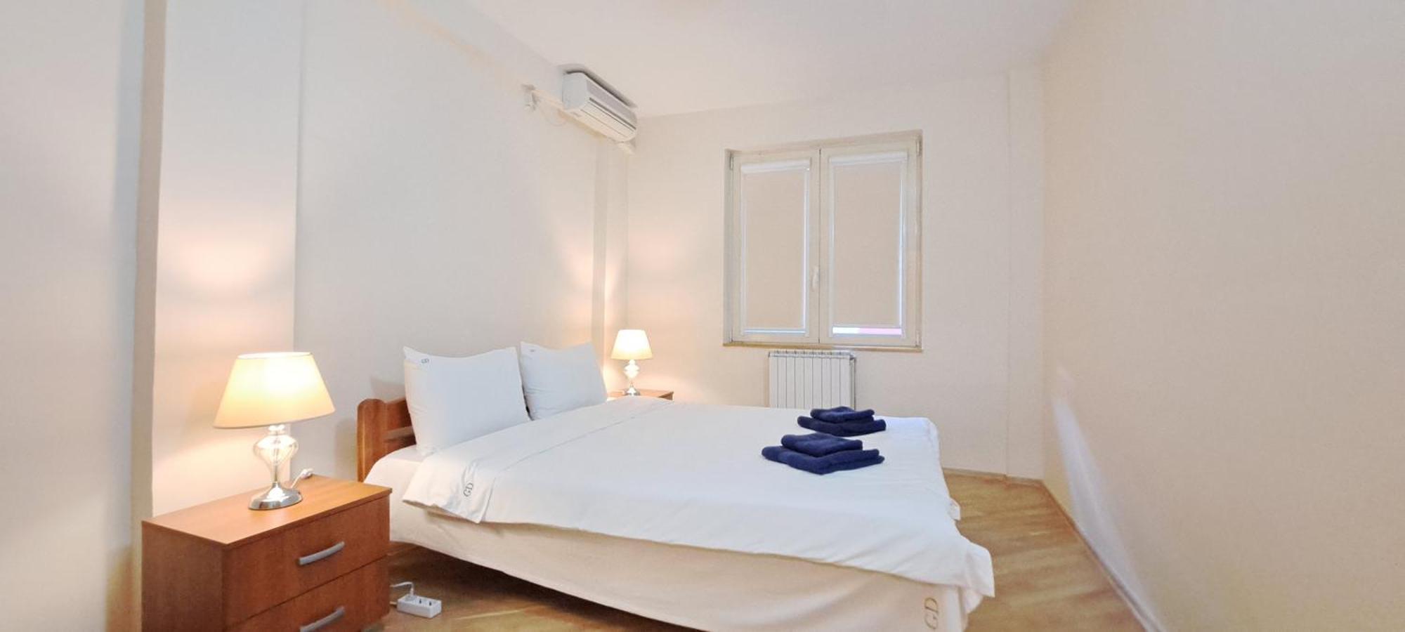 Golden Delight Central Apartment Скоп'є Екстер'єр фото