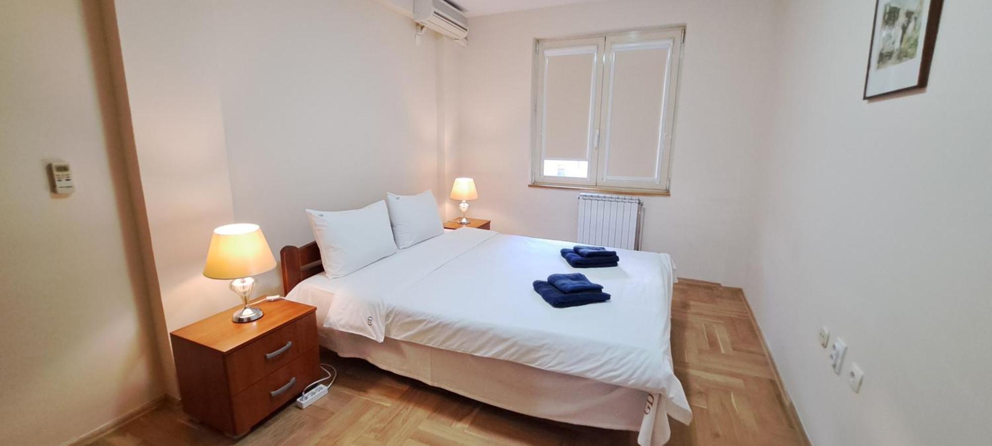 Golden Delight Central Apartment Скоп'є Екстер'єр фото