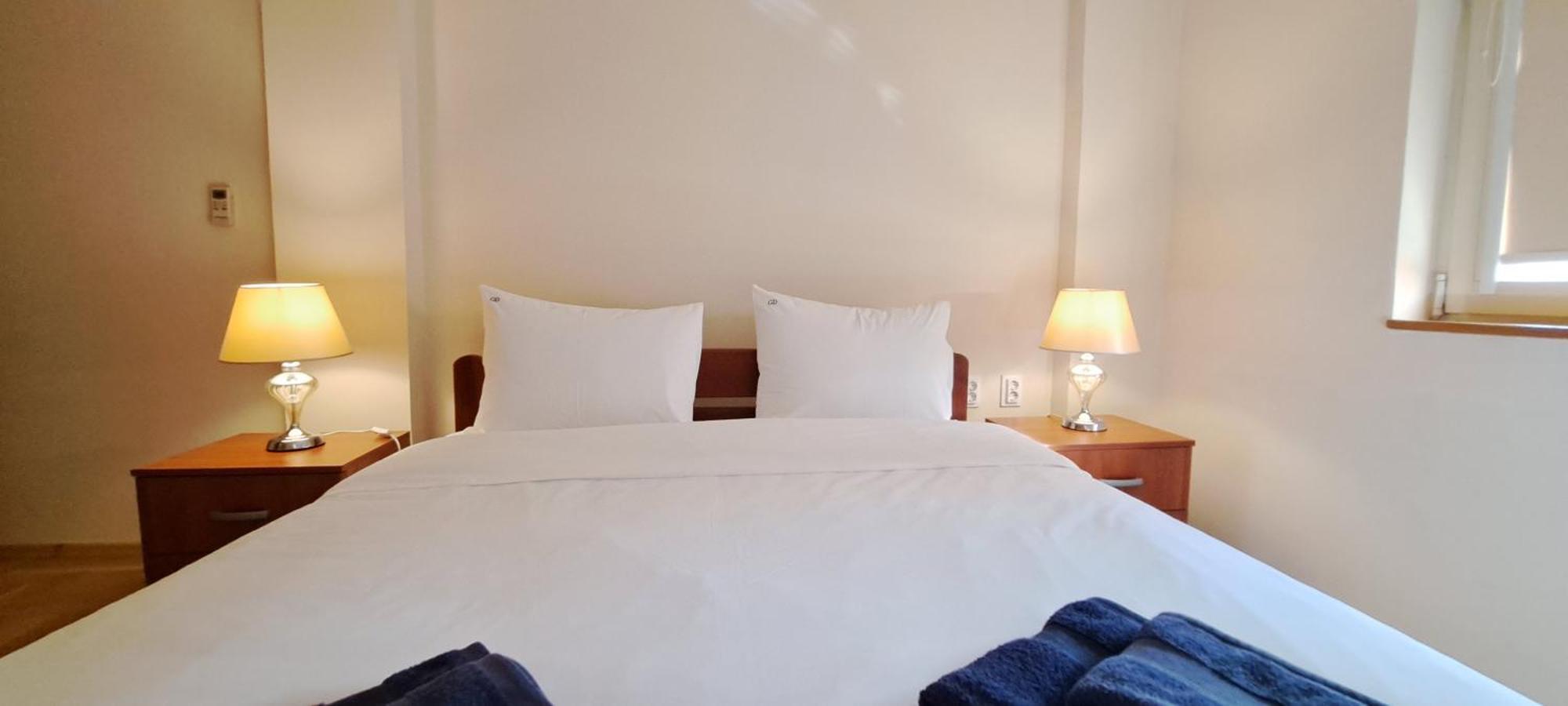 Golden Delight Central Apartment Скоп'є Екстер'єр фото