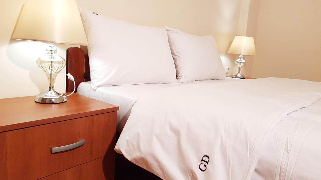 Golden Delight Central Apartment Скоп'є Екстер'єр фото