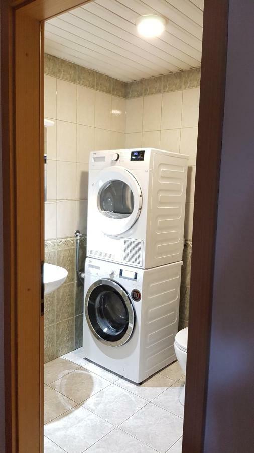 Golden Delight Central Apartment Скоп'є Екстер'єр фото